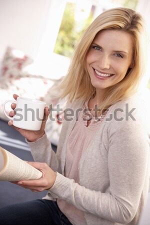 Stockfoto: Vrouw · dranken · lezing · boek · gelukkig · portret