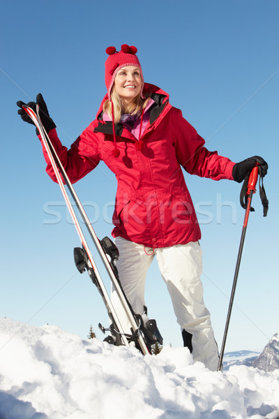 Foto stock: Esquí · vacaciones · montanas · mujer · feliz