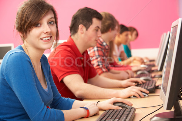Adolescente estudantes classe informática sala de aula menina Foto stock © monkey_business