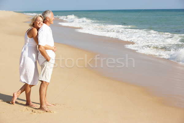 Foto stock: Casal · de · idosos · férias · na · praia · mulher · casal · humor