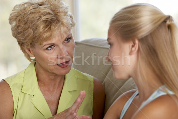 Vrouw ernstig praten dochter familie meisje Stockfoto © monkey_business