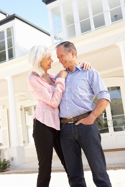 [[stock_photo]]: Couple · de · personnes · âgées · permanent · à · l'extérieur · rêve · maison · maison