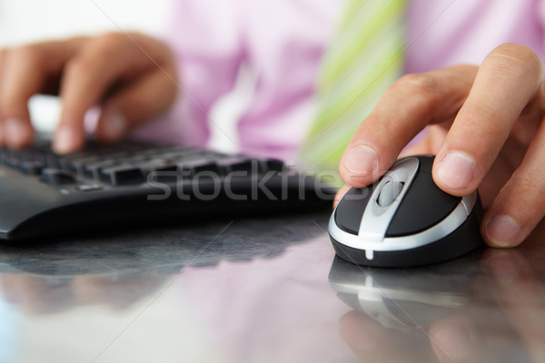 Człowiek klawiatury myszą biuro pracy Zdjęcia stock © monkey_business