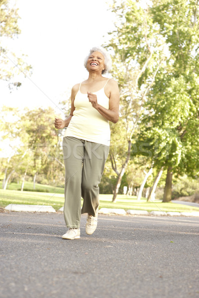 Foto stock: Altos · mujer · correr · parque · feliz · ejecutando