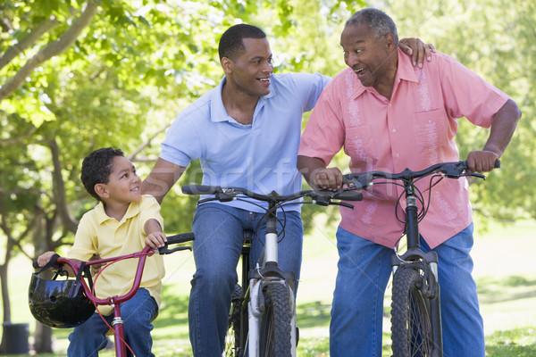 Foto stock: Abuelo · nieto · hijo · moto · equitación · familia