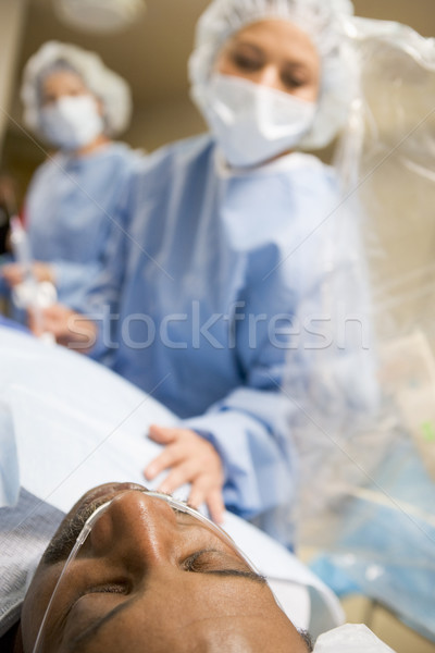 Foto stock: Cirujanos · paciente · hombre · mujeres · corazón · salud