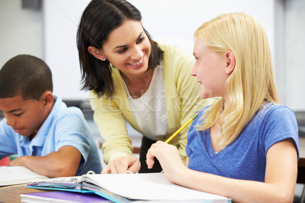 Stock foto: Lehrer · helfen · Schüler · Studium · Klassenzimmer · Frau