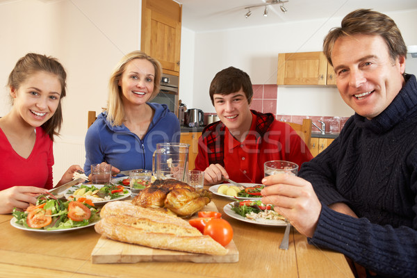 Stock foto: Jugendlich · Familie · Essen · Mittagessen · zusammen · Küche