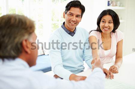 Indian paar vergadering financieel adviseur home vrouwen Stockfoto © monkey_business