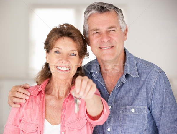 Casal de idosos em movimento nova casa homem casal feminino Foto stock © monkey_business