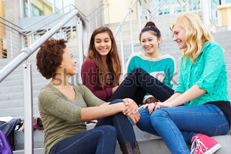 Grupo femenino fuera aula Foto stock © monkey_business