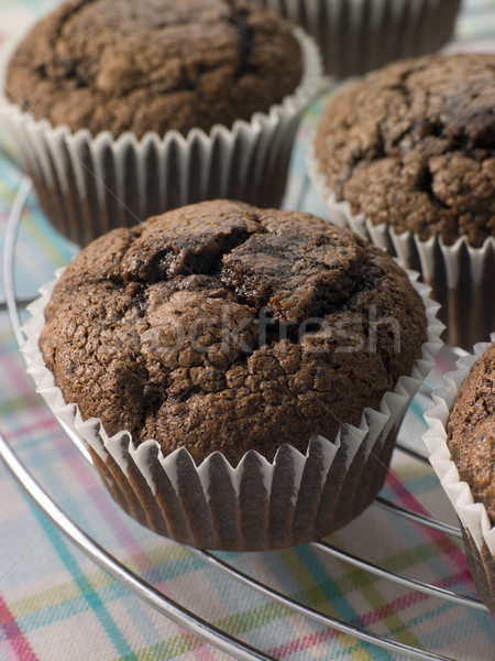 Chocolat puce muffins refroidissement rack alimentaire [[stock_photo]] © monkey_business