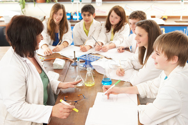 Groupe adolescent élèves science classe tuteur Photo stock © monkey_business