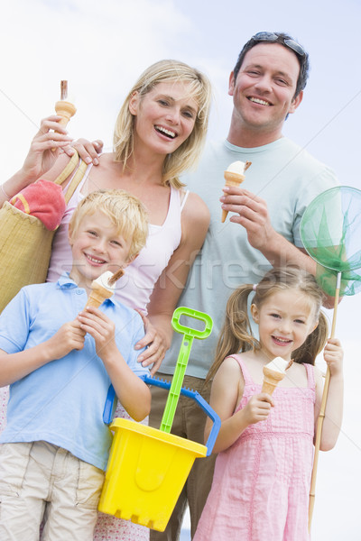 Foto stock: Familia · playa · helado · sonriendo · mujer · retrato