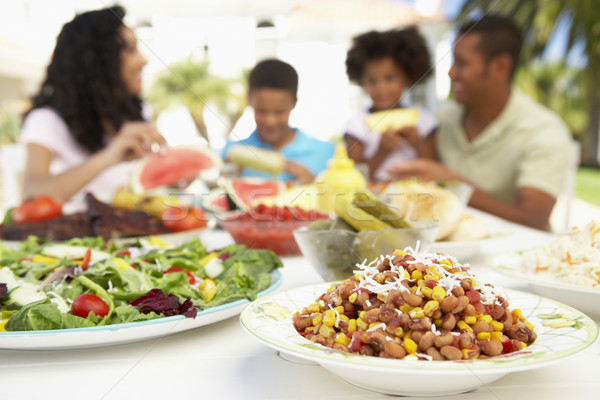 Foto stock: Familia · comer · comida · ninos · hombre