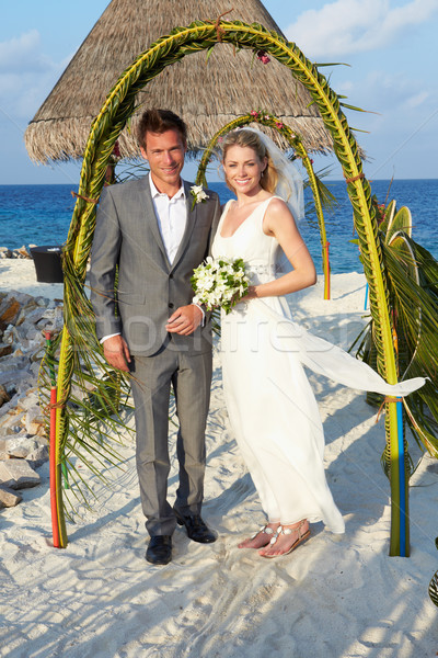 Novia novio casado playa ceremonia boda Foto stock © monkey_business