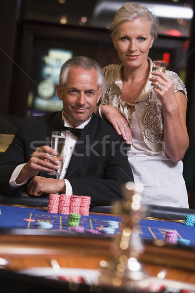 Foto d'archivio: Coppia · gioco · d'azzardo · roulette · tavola · casino · uomo