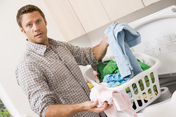 Man wasserij home schoonmaken kleur permanente Stockfoto © monkey_business