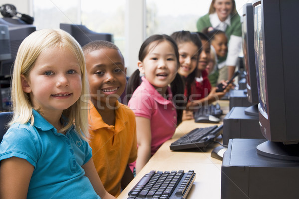 Kindergarten Kinder Lernen Computer Mädchen Studenten Stock foto © monkey_business