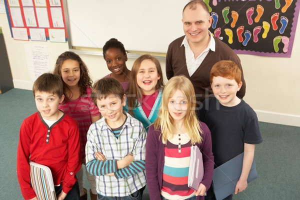 [[stock_photo]]: Portrait · permanent · classe · fille · enfant