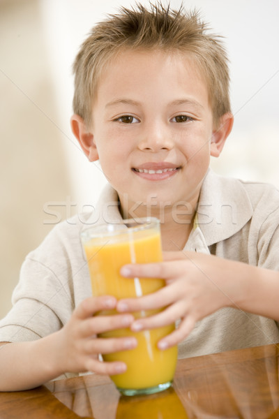 Stockfoto: Binnenshuis · sinaasappelsap · glimlachend · voedsel · kind