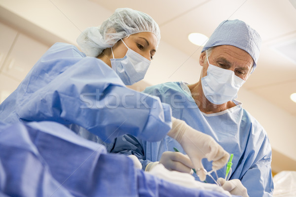 Chirurgii pacient om spital medicină masculin Imagine de stoc © monkey_business
