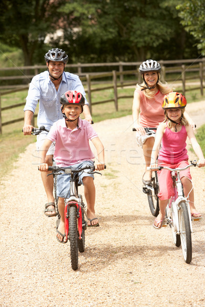 Foto stock: Família · ciclismo · segurança · capacetes