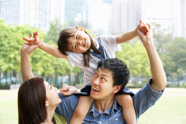 Foto stock: Chino · familia · hija · espalda · parque · nina