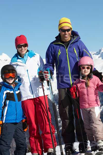 [[stock_photo]]: Famille · ski · vacances · montagnes · fille · enfants