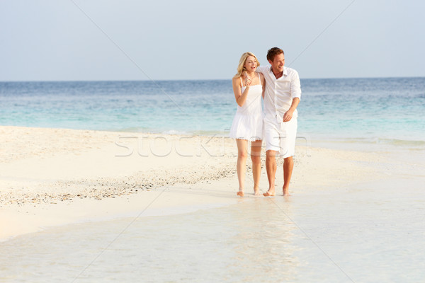 Сток-фото: романтические · пару · ходьбе · красивой · тропический · пляж · пляж