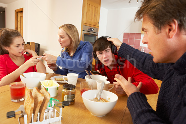 Pais longe crianças alimentação Foto stock © monkey_business