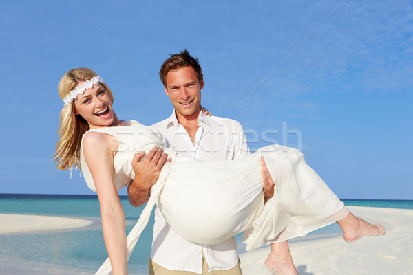 Stock foto: Bräutigam · tragen · Braut · schönen · Strand · Hochzeit