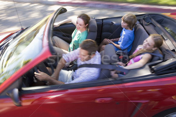 ストックフォト: 家族 · 車 · 笑みを浮かべて · 女性 · 子供 · 子
