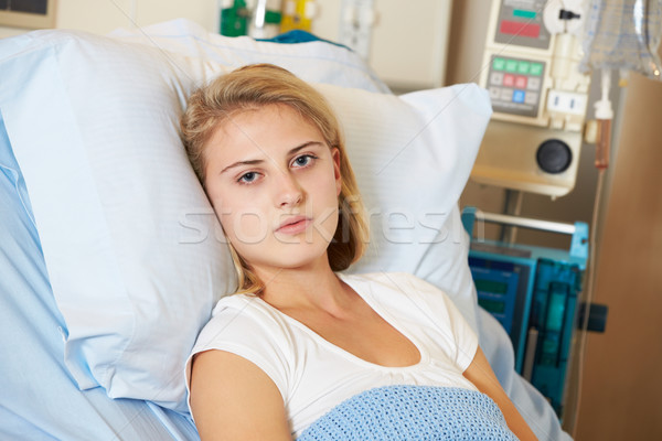 Deprimido femenino paciente hospital Foto stock © monkey_business