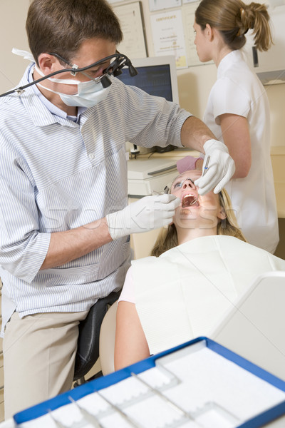 Foto stock: Dentista · ayudante · examen · habitación · mujer · silla