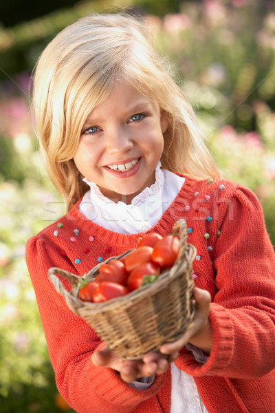 若い女の子 ポーズ トマト 庭園 少女 小さな ストックフォト © monkey_business