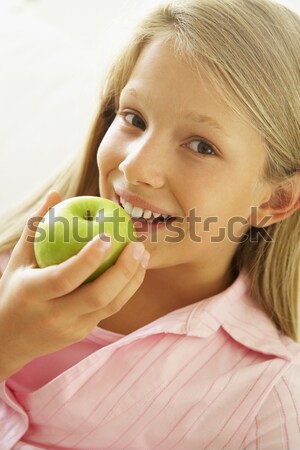 ストックフォト: 成人 · 女性 · 健康的な食事 · リンゴ · フルーツ · 緑