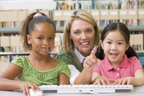 Stock foto: Kindergarten · Lehrer · Sitzung · Kinder · Computer · Frau