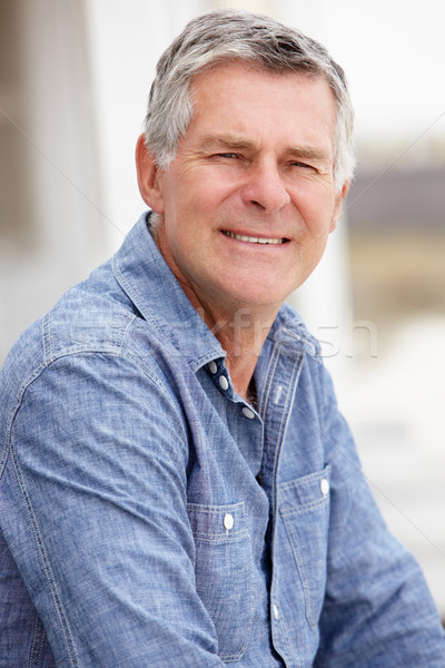 Senior man vergadering buitenshuis strand gelukkig Stockfoto © monkey_business