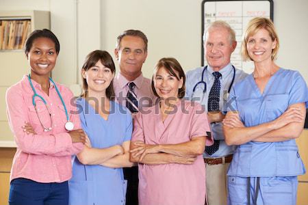[[stock_photo]]: Hôpital · personnel · permanent · à · l'extérieur · médecin · femmes