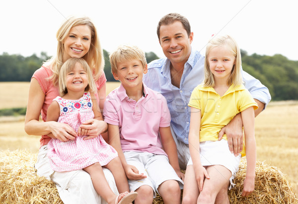 Famille séance paille domaine fille enfants [[stock_photo]] © monkey_business