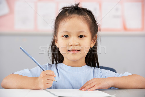 Stockfoto: Vrouwelijke · student · werken · bureau · chinese · school