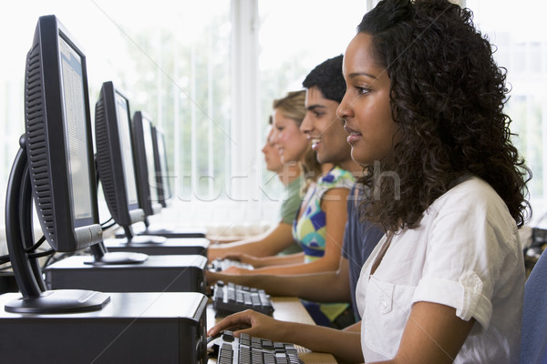 Főiskola diákok számítógépes labor diák technológia oktatás Stock fotó © monkey_business