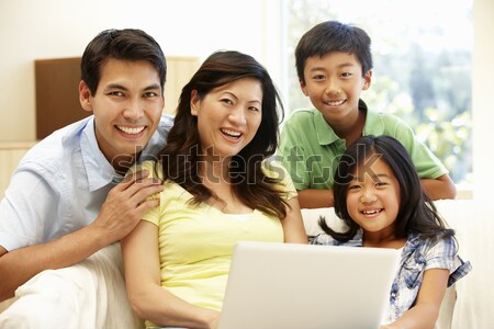 Latino Familie Warenkorb online Computer Mädchen Stock foto © monkey_business