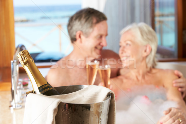 Entspannenden Bad trinken Champagner zusammen Stock foto © monkey_business