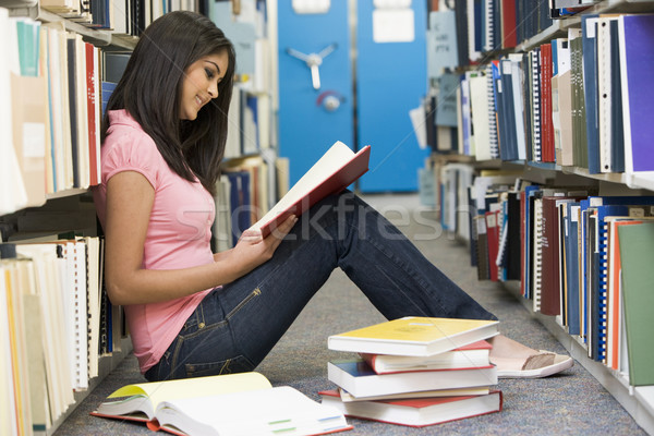 Foto stock: De · trabajo · biblioteca · femenino · estudiante · sesión