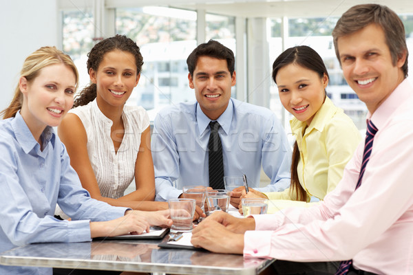 Gemischte Gruppe Geschäftstreffen Business Frauen Sitzung Stock foto © monkey_business