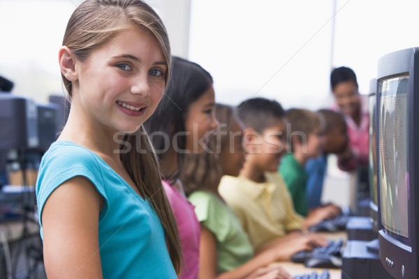 Escuela primaria ordenador clase femenino nina ninos Foto stock © monkey_business