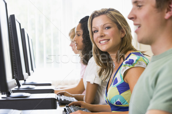 Faculdade estudantes laboratório de informática estudante educação homens Foto stock © monkey_business