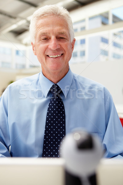 Altos empresario skype ordenador hombre reunión Foto stock © monkey_business